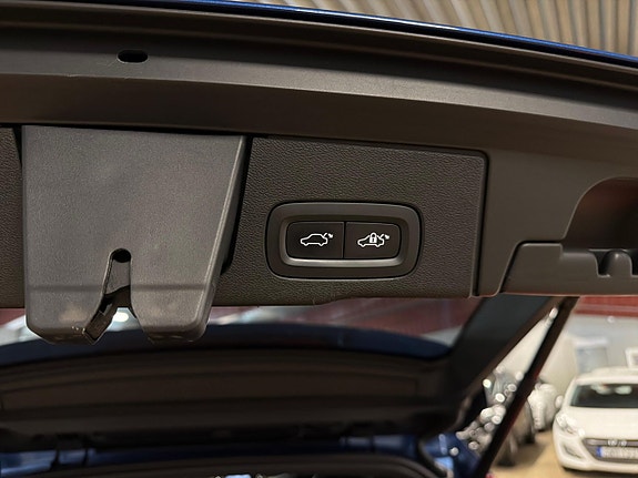 Volvo XC60 24 of 28