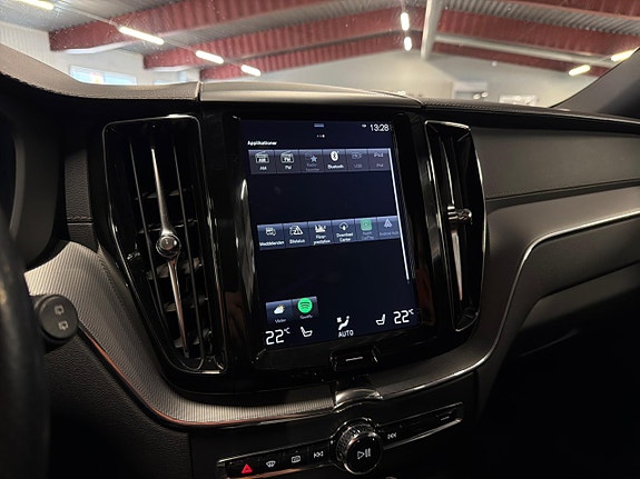 Volvo XC60 19 of 28