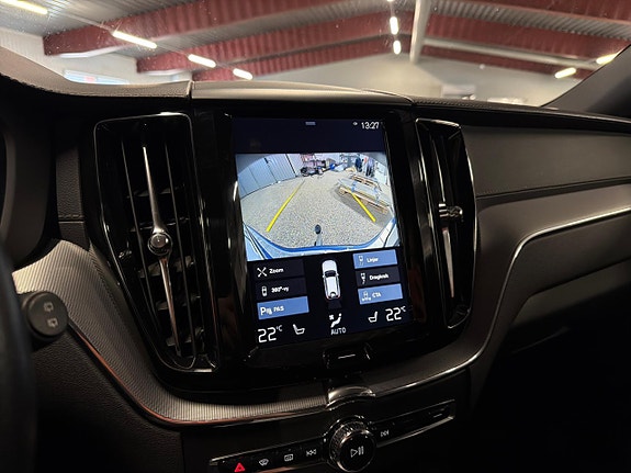 Volvo XC60 16 of 28