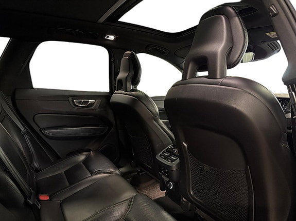 Volvo XC60 12 of 28