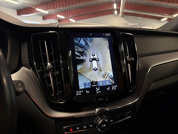 Volvo XC60 15 of 28