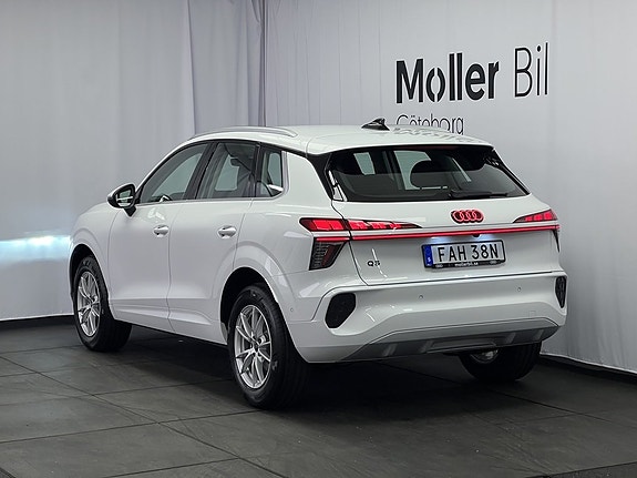 Audi Q3 4 of 14