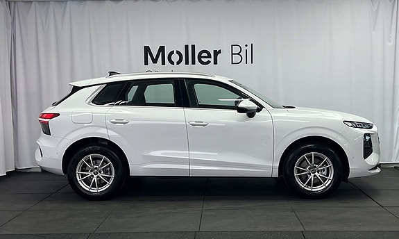 Audi Q3 2 of 14