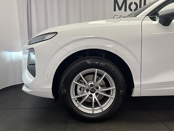 Audi Q3 7 of 14