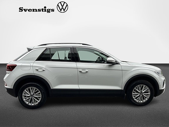 Volkswagen T-Roc 3 of 13