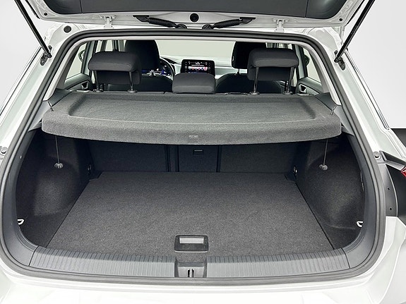 Volkswagen T-Roc 12 of 13