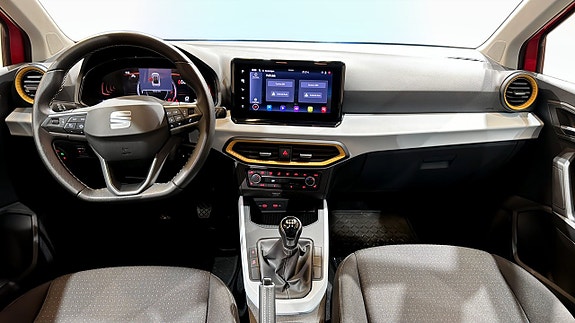 Seat Arona 10 of 18