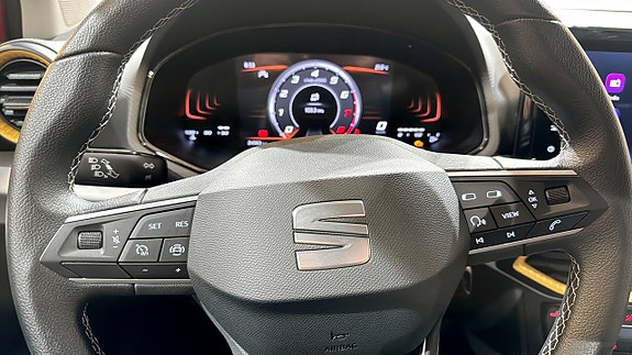 Seat Arona 16 of 18