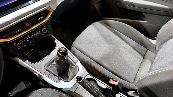 Seat Arona 15 of 18