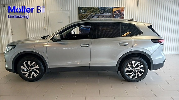 Volkswagen Tiguan 18 of 27