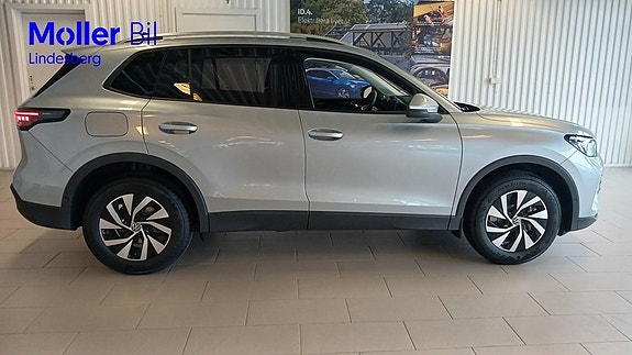 Volkswagen Tiguan 3 of 27