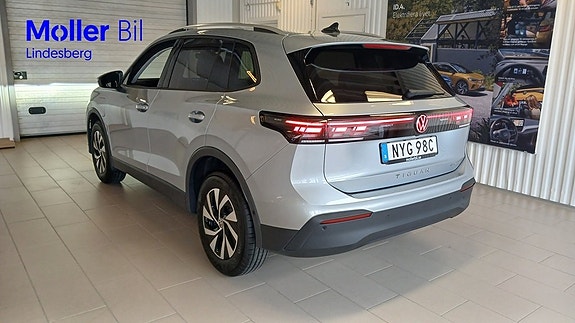 Volkswagen Tiguan 16 of 27