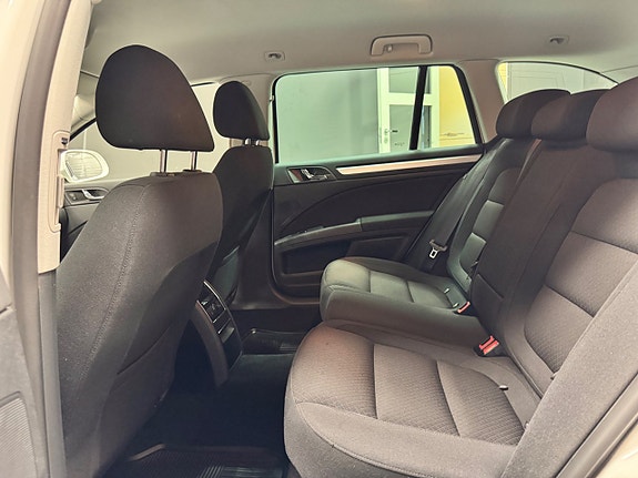 Skoda Superb 11 of 13