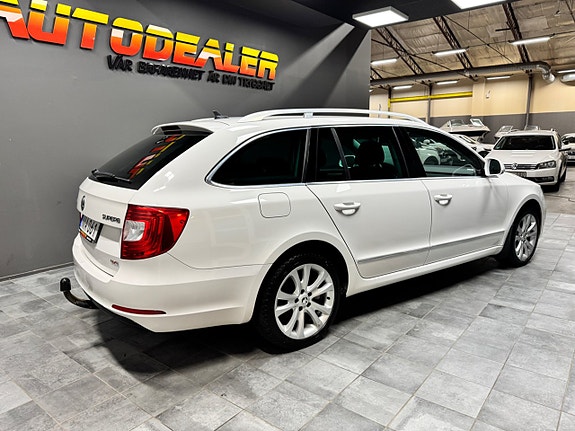 Skoda Superb 2 of 13