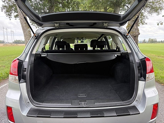 Subaru Outback 7 of 18