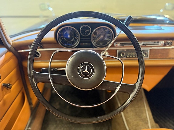 Mercedes-Benz W108/W109 13 of 18