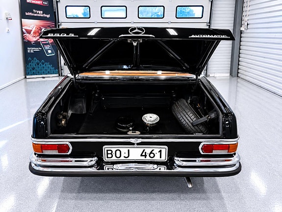 Mercedes-Benz W108/W109 7 of 18