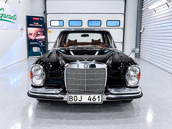 Mercedes-Benz W108/W109 3 of 18