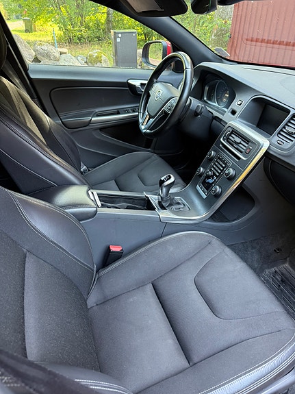 Volvo S60 9 of 14