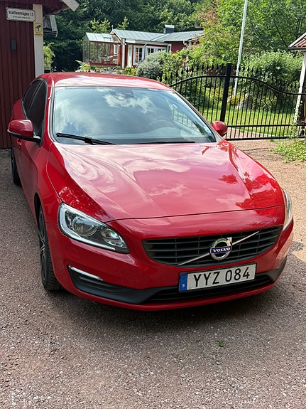Volvo S60 2 of 14