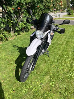 Yamaha XT660R 2 of 12