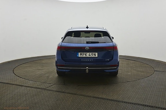 Volkswagen Passat 5 of 10