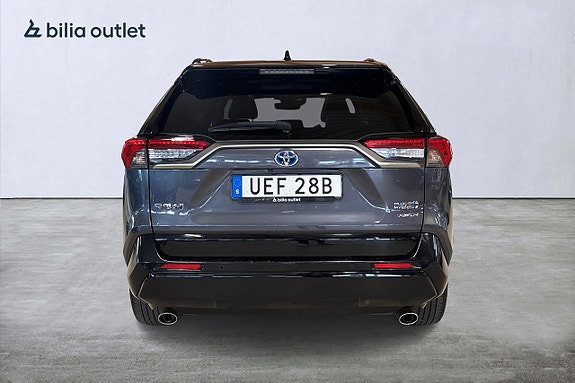 Toyota RAV4 Plug-in Hybrid 7 of 28