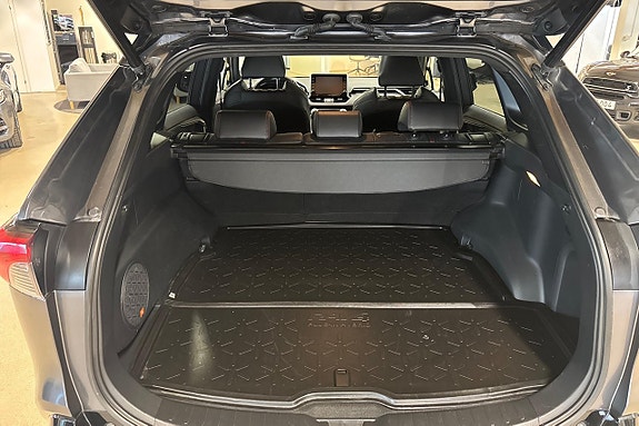 Toyota RAV4 Plug-in Hybrid 25 of 28