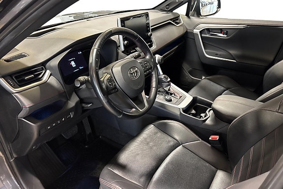 Toyota RAV4 Plug-in Hybrid 11 of 28