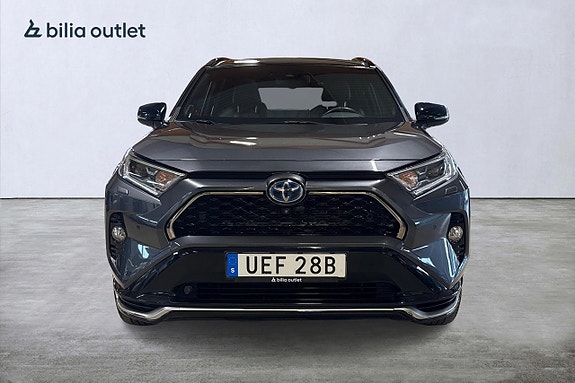 Toyota RAV4 Plug-in Hybrid 3 of 28