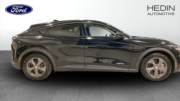 Ford Mustang Mach-E 6 of 9