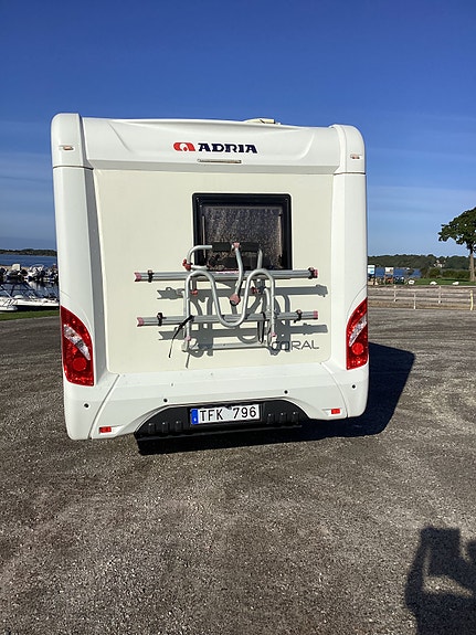 Adria Adria Coral S 670 SLT, hyd stödb, Långbäddar 4 of 17