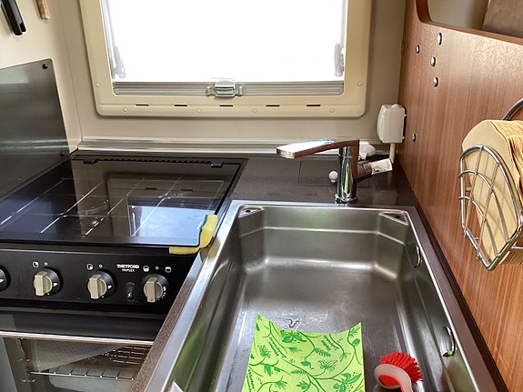 Adria Adria Coral S 670 SLT, hyd stödb, Långbäddar 8 of 17