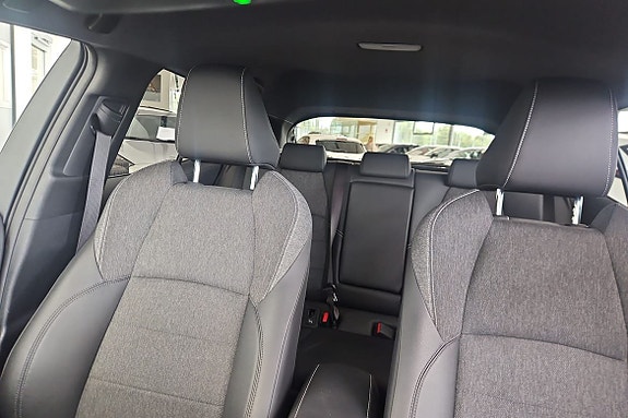 Toyota Corolla 15 of 18