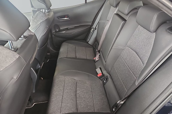 Toyota Corolla 7 of 18