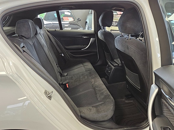 BMW 118i 18 of 21