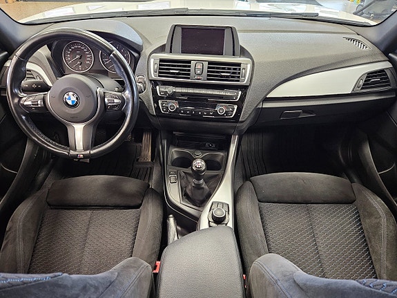 BMW 118i 10 of 21