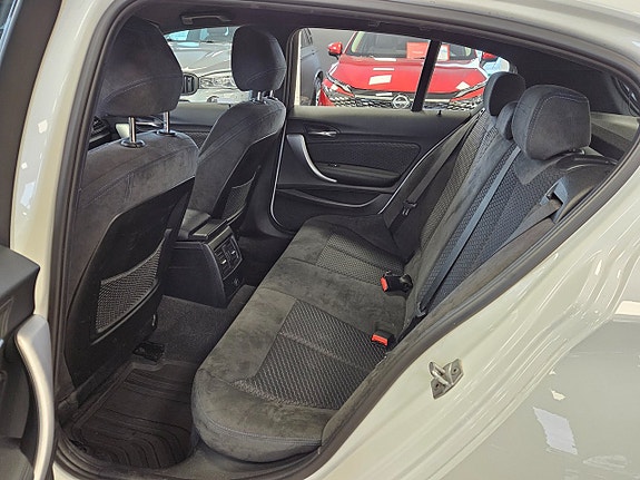 BMW 118i 19 of 21
