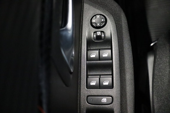 Peugeot 208 16 of 24