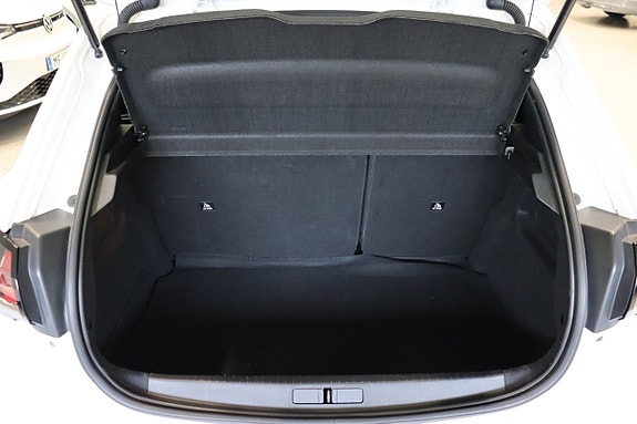 Peugeot 208 6 of 24