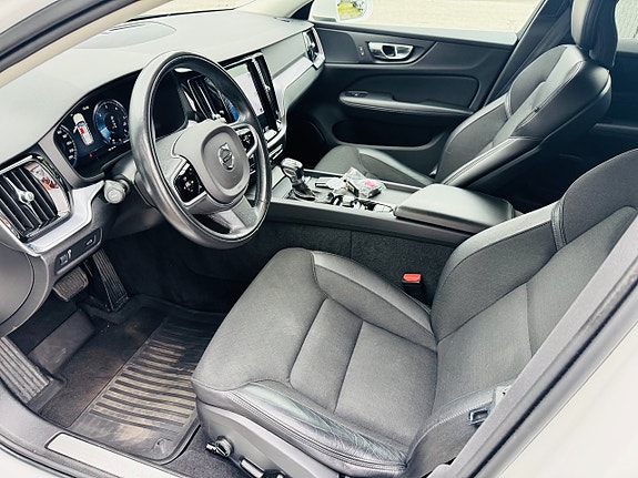 Volvo V60 8 of 24