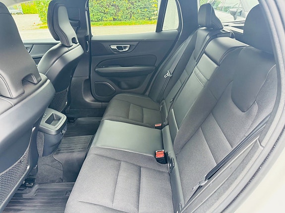 Volvo V60 7 of 24