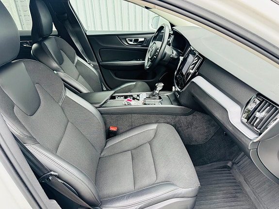 Volvo V60 5 of 24