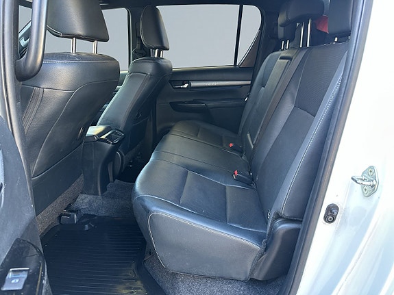 Toyota HiLux 13 of 20