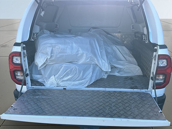 Toyota HiLux 12 of 20