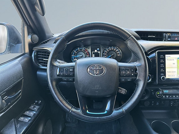 Toyota HiLux 9 of 20