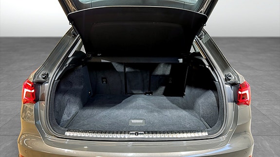 Audi Q3 12 of 20
