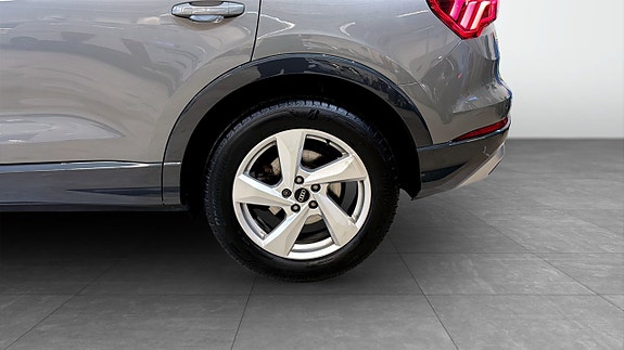 Audi Q3 6 of 20