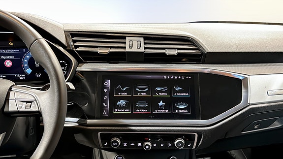 Audi Q3 9 of 20