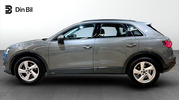 Audi Q3 2 of 20